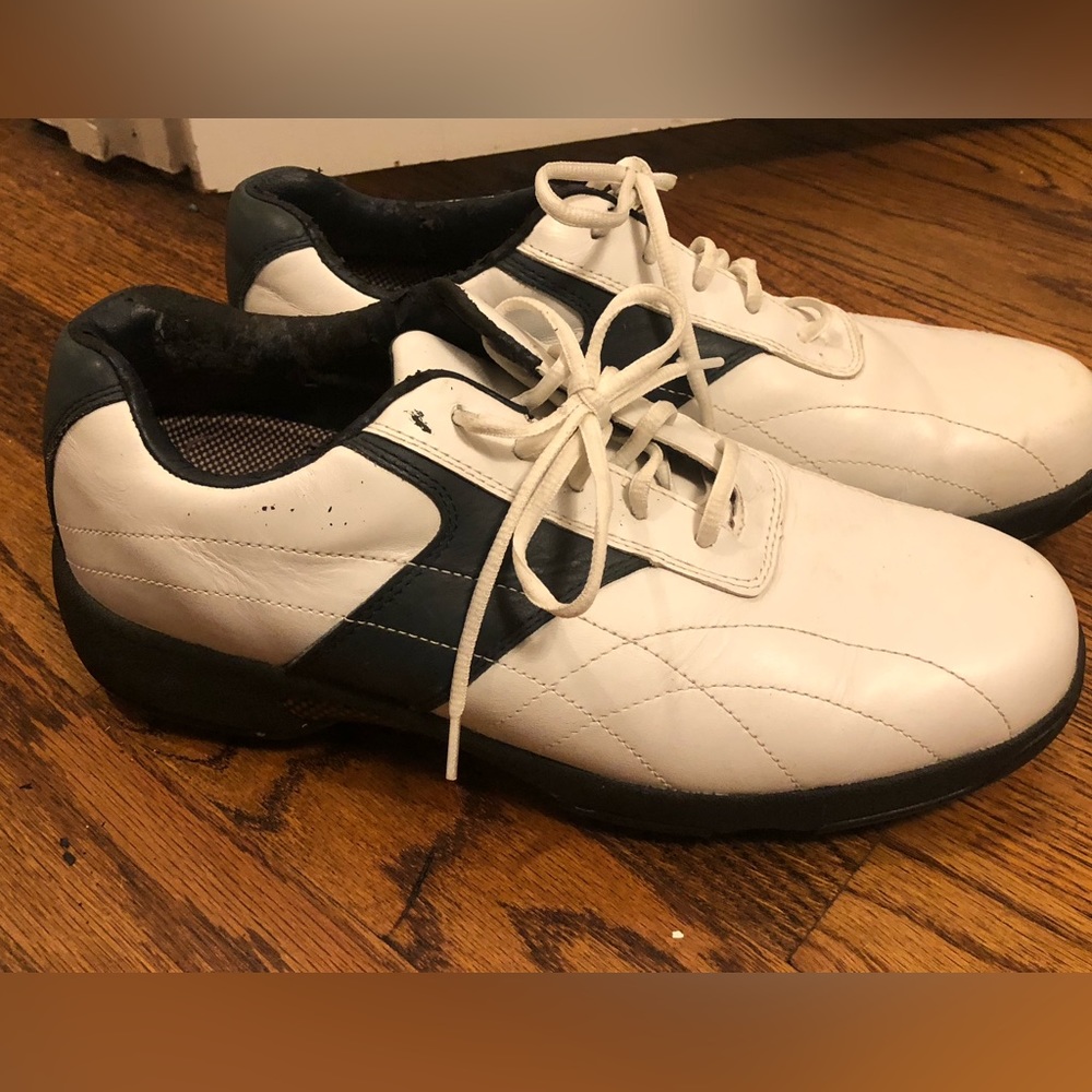 Walter Hagen Golf Shoes Size 9 (41)